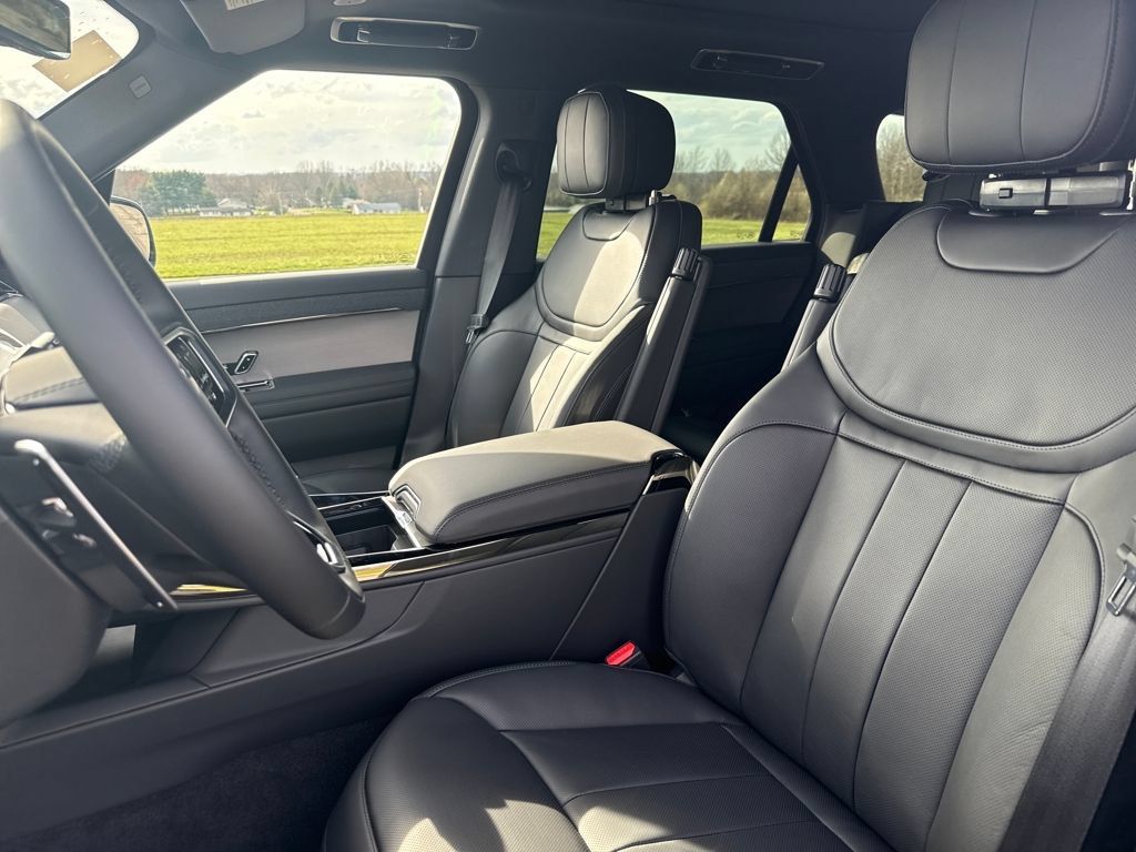 New 2026 Land Rover Range Rover Sport SE AWD/4WD image 11