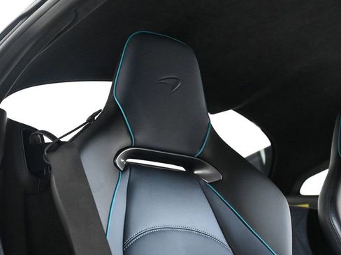 Used 2023 McLaren Artura image 18