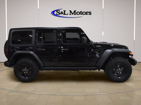 Used 2024 Jeep Wrangler Unlimited Sport AWD/4WD image 9