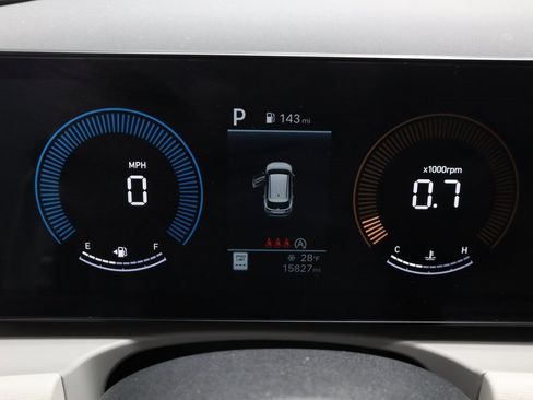 Certified 2025 Hyundai Tucson SE image 30