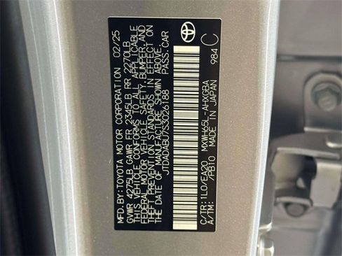 Used 2025 Toyota Prius XLE image 19