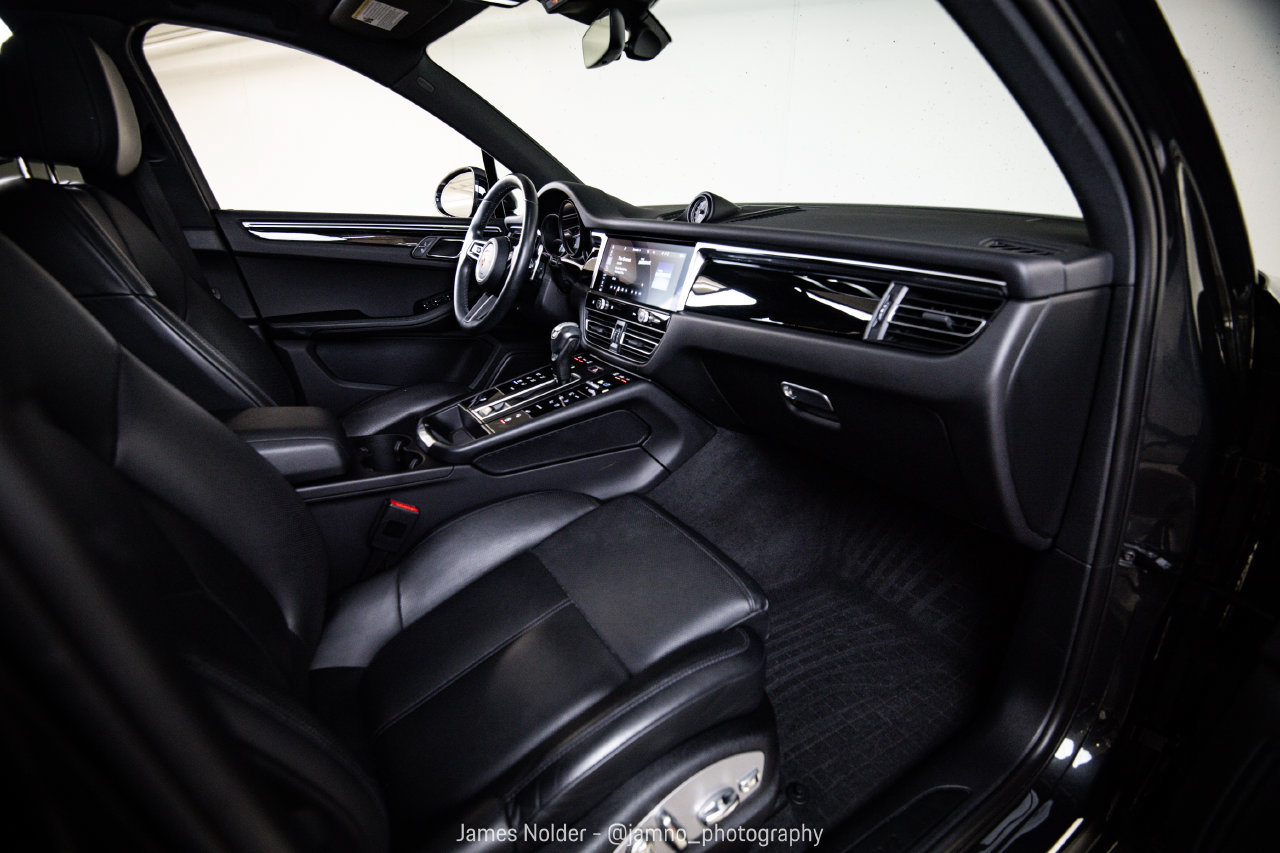 Certified 2023 Porsche Macan AWD/4WD image 28