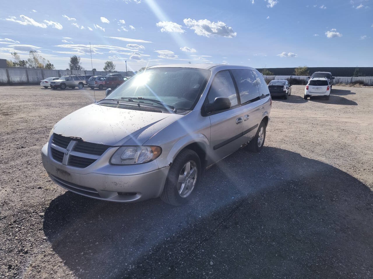 Used 2005 Dodge Caravan SXT FWD image 1