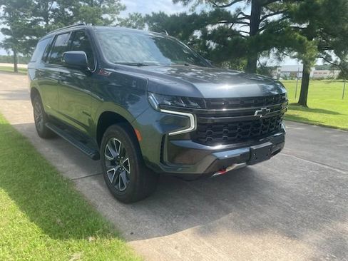 Used 2021 Chevrolet Tahoe Z71 w/ Z71 Off-Road Package AWD/4WD image 12