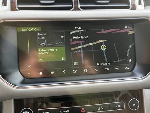 Used 2017 Land Rover Range Rover HSE image 25