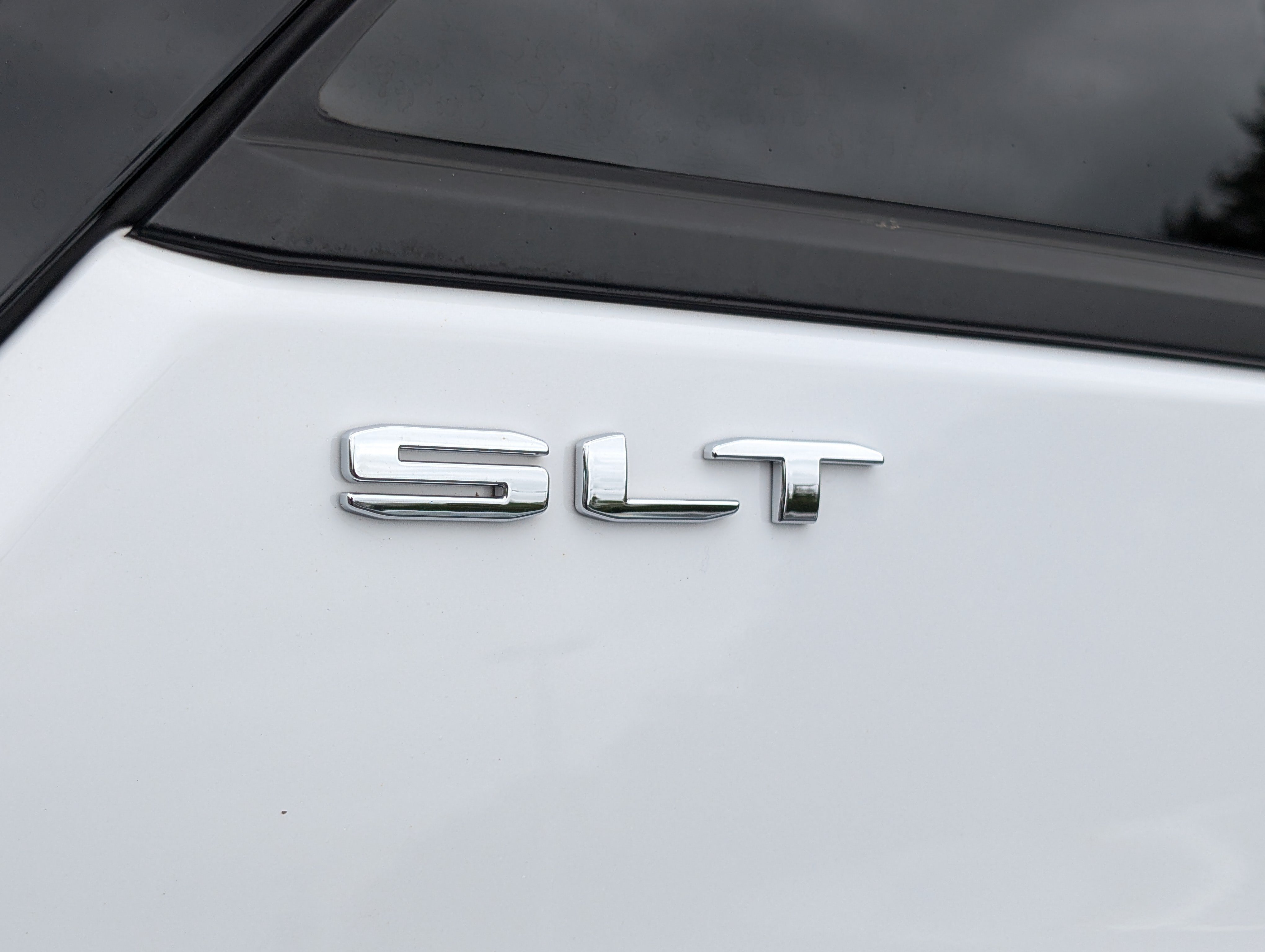 Used 2024 GMC Terrain SLT AWD/4WD image 10