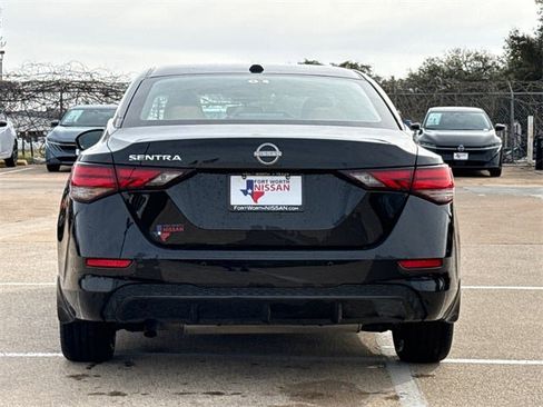 Used 2025 Nissan Sentra SV w/ SV Premium Package image 8