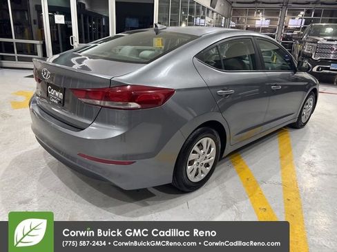 Used 2017 Hyundai Elantra SE image 8