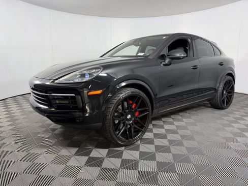 Used 2023 Porsche Cayenne S AWD/4WD image 4