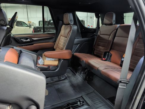 Used 2023 GMC Yukon Denali Ultimate image 8