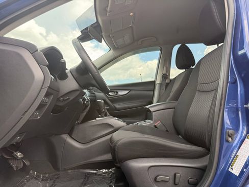 Used 2019 Nissan Rogue SV FWD image 15