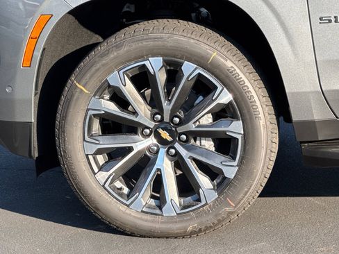 New 2026 Chevrolet Suburban High Country image 26