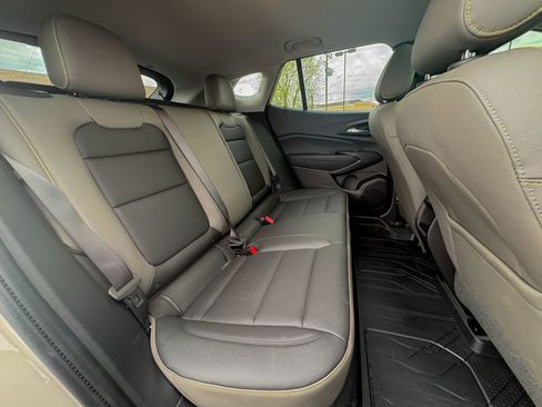 Used 2026 Chevrolet Trax ACTIV w/ Sunroof Package image 23