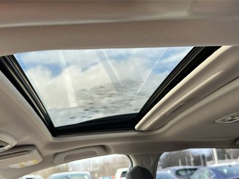 Used 2023 Subaru Crosstrek 2.0i Premium image 10