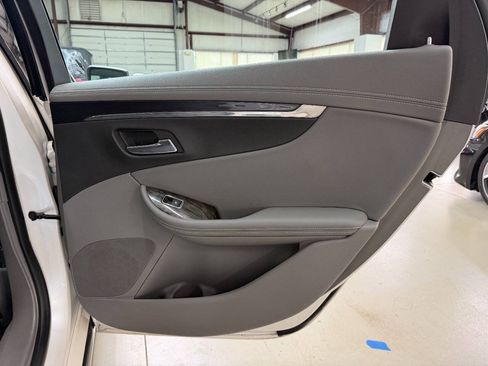 Used 2014 Chevrolet Impala LTZ FWD image 14