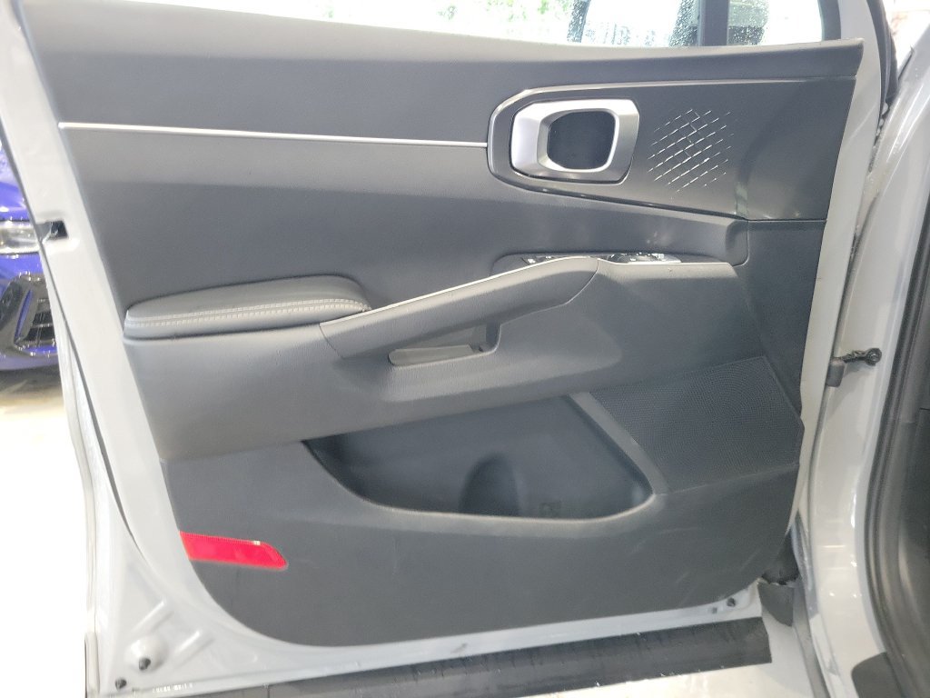 Certified 2025 Kia Sorento S w/ Panoramic Sunroof Package FWD image 16