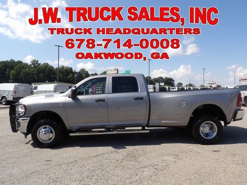 Used 2024 RAM 3500 Tradesman w/ Towing Technology Group AWD/4WD image 2