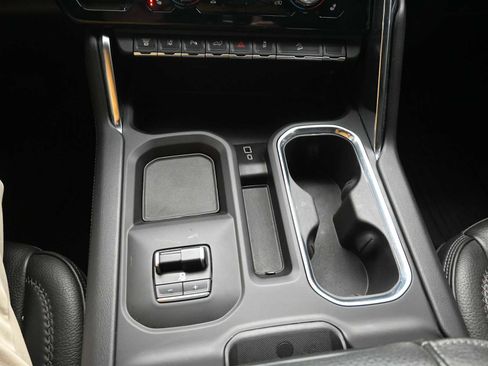 Used 2024 GMC Sierra 2500 Denali w/ Denali Reserve Package image 25