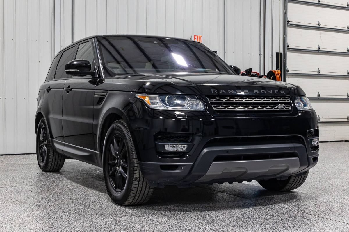 Used 2017 Land Rover Range Rover Sport SE AWD/4WD image 6