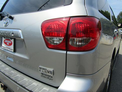 Used 2008 Toyota Sequoia Limited AWD/4WD image 9