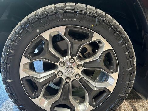 Used 2021 RAM 1500 Limited w/ Advanced Safety Group AWD/4WD image 11