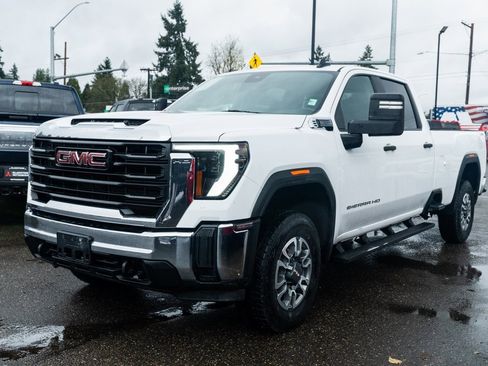 Used 2024 GMC Sierra 3500 Pro image 3