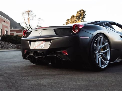 Used 2010 Ferrari 458 Italia Coupe RWD image 5