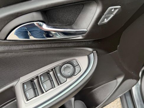 Used 2018 Chevrolet Malibu LT FWD image 31