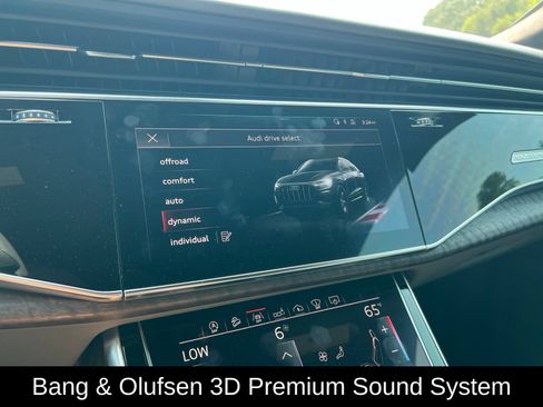 Used 2019 Audi Q8 Prestige w/ Luxury Package AWD/4WD image 17