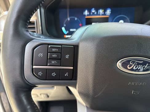Used 2024 Ford F250 Lariat w/ Chrome Package image 23