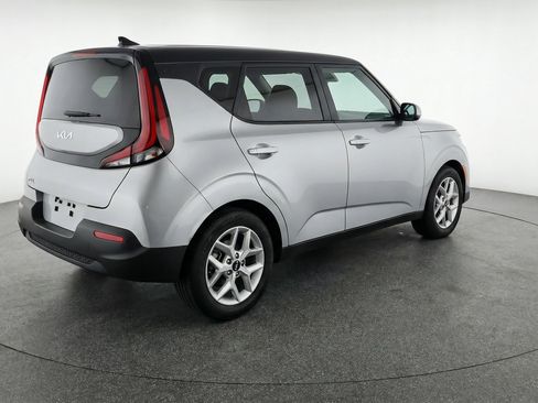 Used 2025 Kia Soul LX w/ LX Technology Package image 9