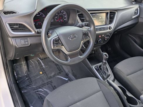 Used 2020 Hyundai Accent SEL FWD image 16