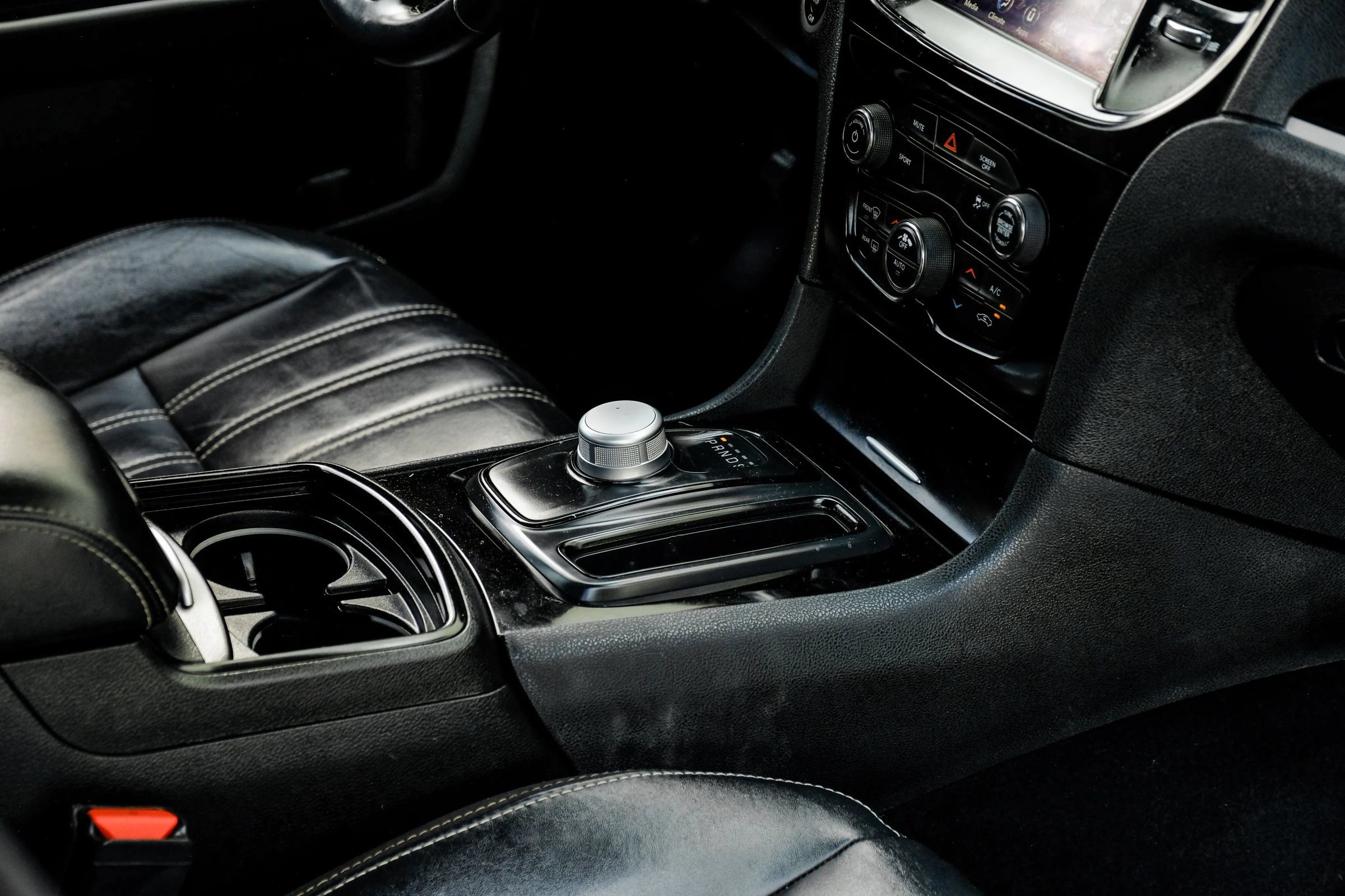 Used 2019 Chrysler 300 S RWD image 31
