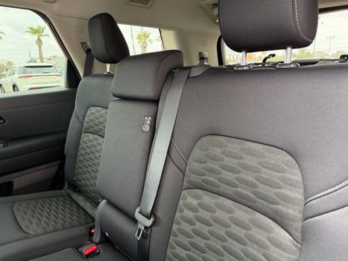 Certified 2026 Nissan Pathfinder SV FWD image 14