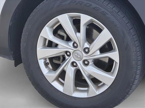 Used 2019 Hyundai Tucson Value w/ Cargo Package FWD image 7