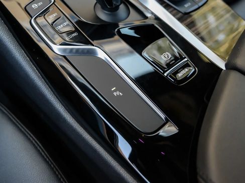 Used 2018 BMW 530i RWD image 31