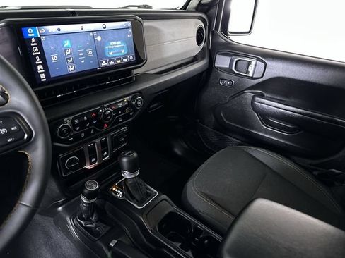 Used 2024 Jeep Wrangler Sport AWD/4WD image 36