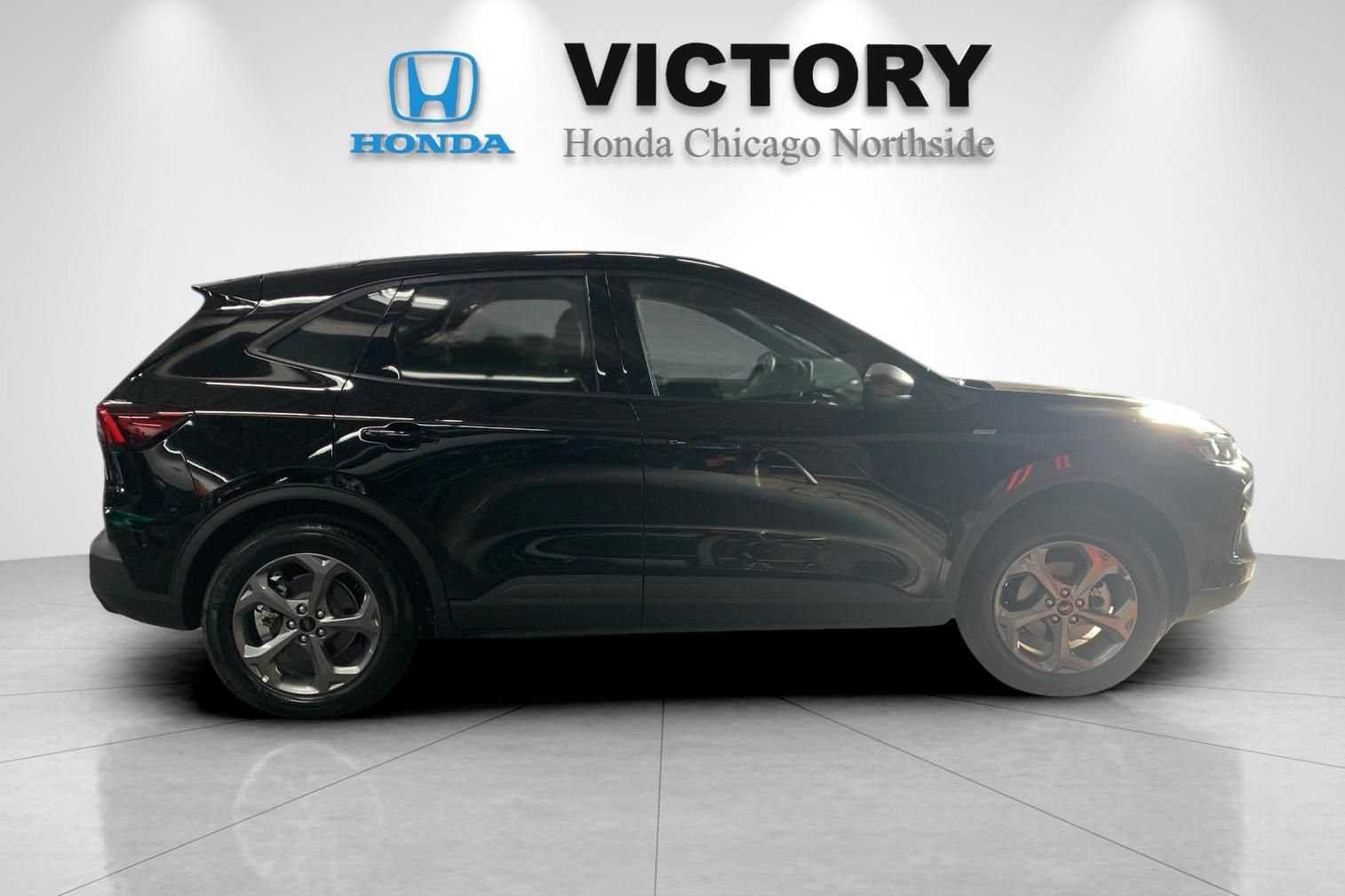 Used 2026 Ford Escape ST-Line AWD/4WD image 2