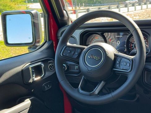 Used 2025 Jeep Wrangler Unlimited Sport AWD/4WD image 12