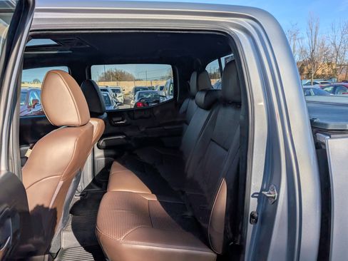 Used 2019 Toyota Tacoma Limited image 14