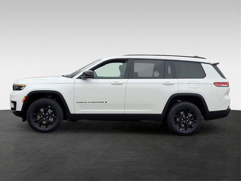 New 2025 Jeep Grand Cherokee L Altitude image 7