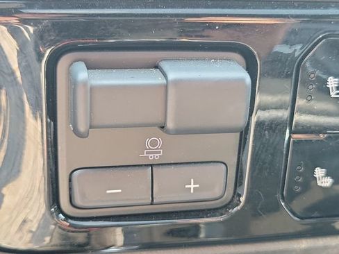 Certified 2024 Chevrolet Silverado 1500 LT Trail Boss w/ Convenience Package II AWD/4WD image 17