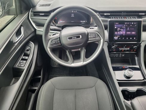 Used 2025 Jeep Grand Cherokee L Laredo w/ Luxury Tech Group I RWD image 13