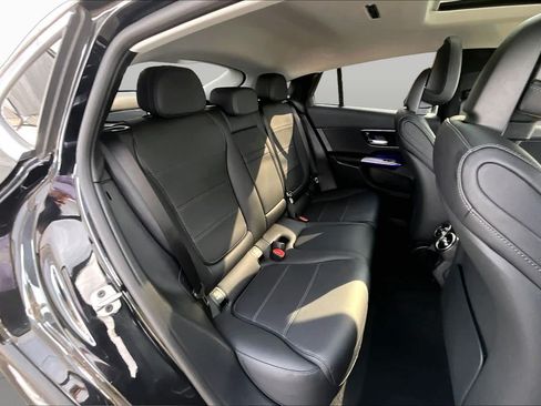 Used 2025 Mercedes-Benz GLC 300 4MATIC image 20