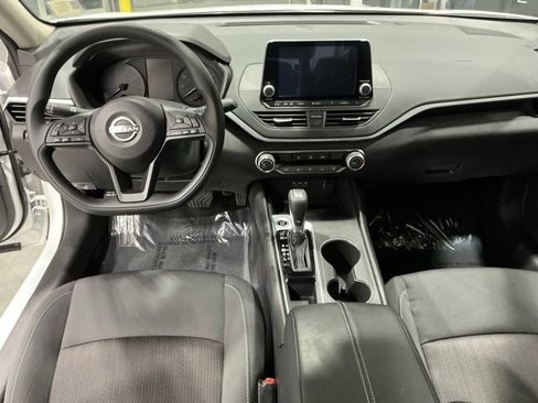 Used 2025 Nissan Altima 2.5 S image 14