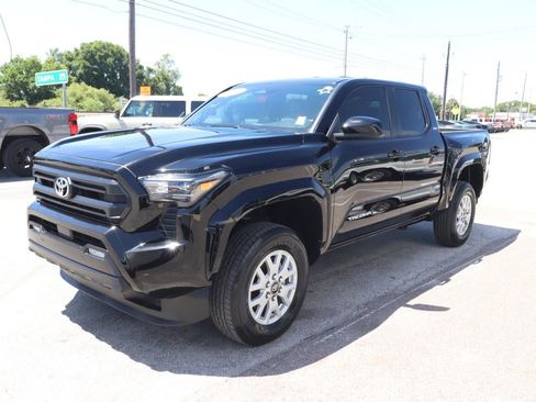 Used 2024 Toyota Tacoma SR5 w/ SR5 Upgrade Package AWD/4WD image 5