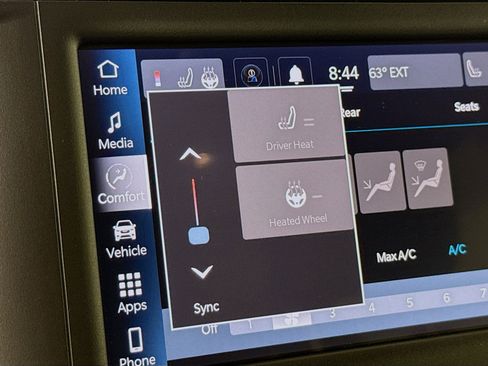 Used 2023 Chrysler Voyager LX image 24