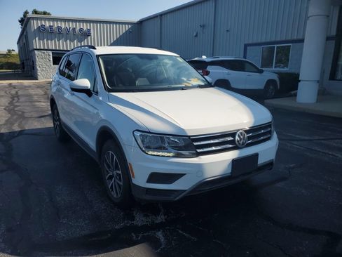 Used 2020 Volkswagen Tiguan SE AWD/4WD image 2