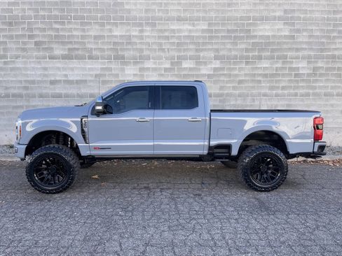 Used 2024 Ford F350 Platinum w/ Tremor Off-Road Package image 10