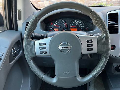 Used 2018 Nissan Frontier SV AWD/4WD image 14